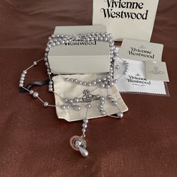 Vivienne Westwood Irregular Three Row Pearl Bas Relief Choker in Silver Grey