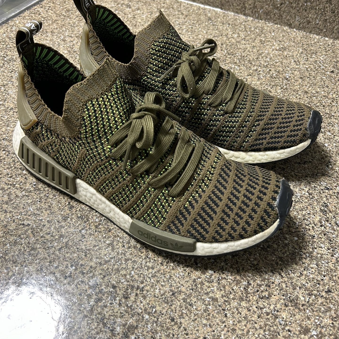 Adidas NMD R1 Primeknit Size 10.5 for Sale in Rowland Heights, CA - OfferUp