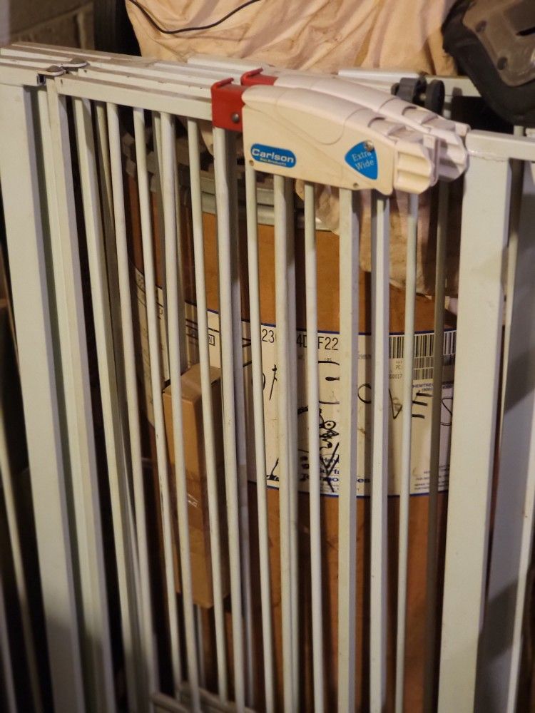 Carlson Extra Wide Dog Gate