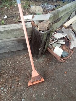 Roofing shovel