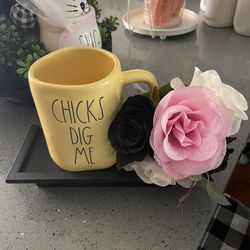 Rae Dunn Chick’s 🐣 Dig Me Mug