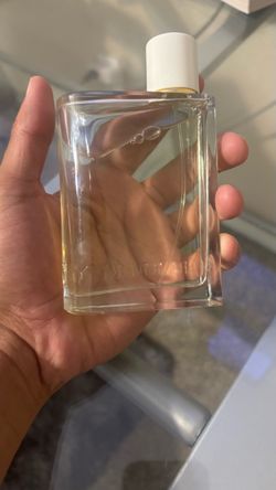 woman Burberry perfume