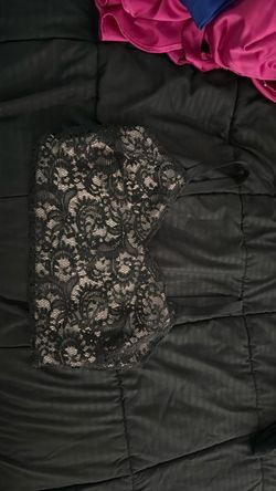 Express Pink black lace cropped top size M