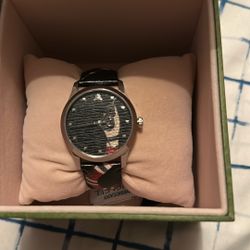 Gucci Men’s Leather Watch (Snake Logo)