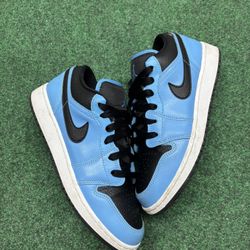 JORDAN 1 LOW BLACK UNIVERSITY BLUE SIZE 6Y