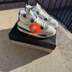 Jordan 4’s  Military Blue Retro