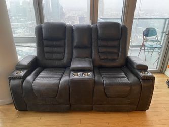 Like new love seat recliner