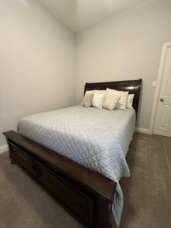 Queen Size Bedroom Set