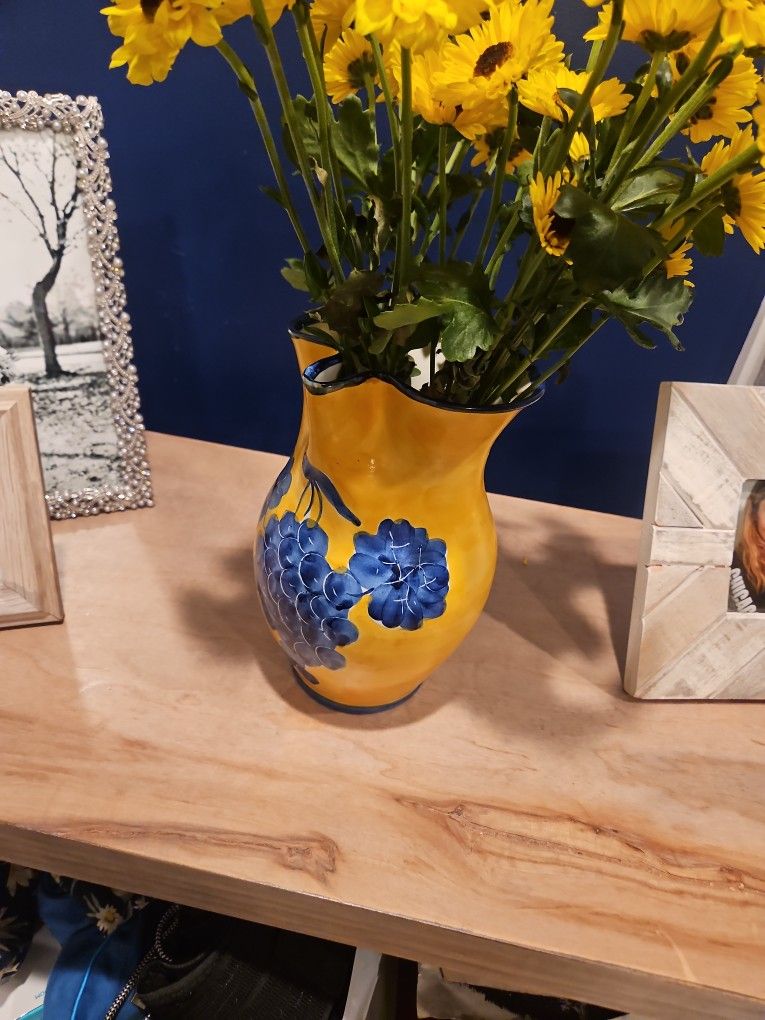 Beautiful Italian Vintage Vase See Pics