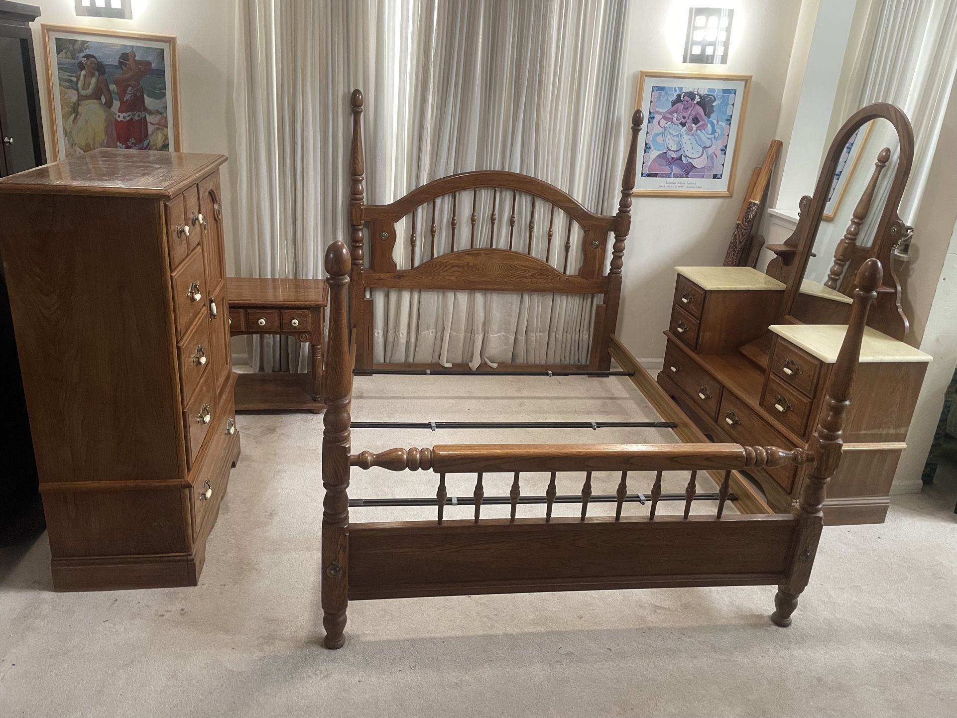 Vintage Vaughan Of Virginia 4pc Queen Four Post  Bedroom set  