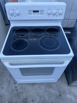 White GE Stove Working Great 