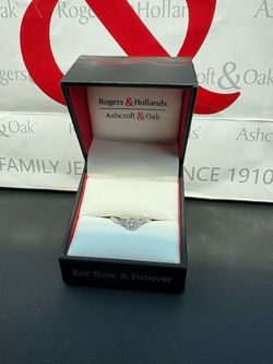 10K White Gold Cluster Ring