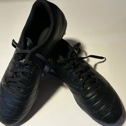 Size 8 Soccer Cleats 