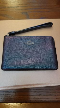 Coach Wrist Wallet/Purse. 2 Tone! Changes Colors (Green/Purple)