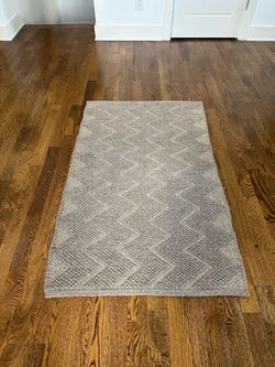 West Elm Wool Rug Grey 3 x 5