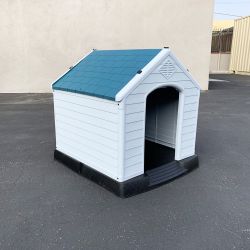 $70 (New) Plastic dog house medium size pet indoor outdoor all weather shelter cage kennel 30x30x32” 