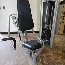 Nautilus Vertical Chest Press