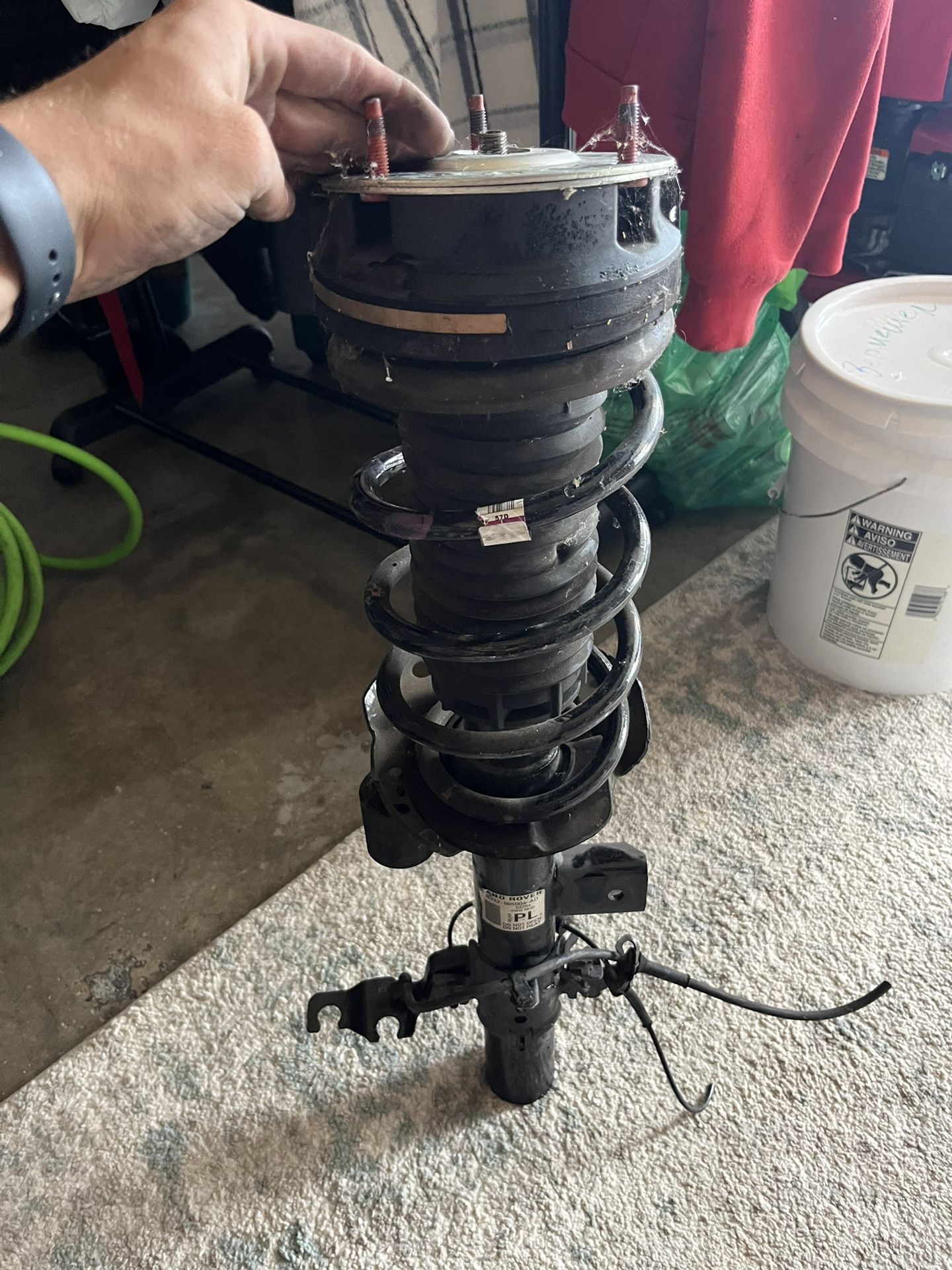 12-19 Range Rover Evoque LH Rear Left Strut BJ32-18K004-AE
