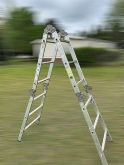 Folding Ladder, 12 Ft