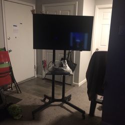  32  Tv  With The Stand On Wheels