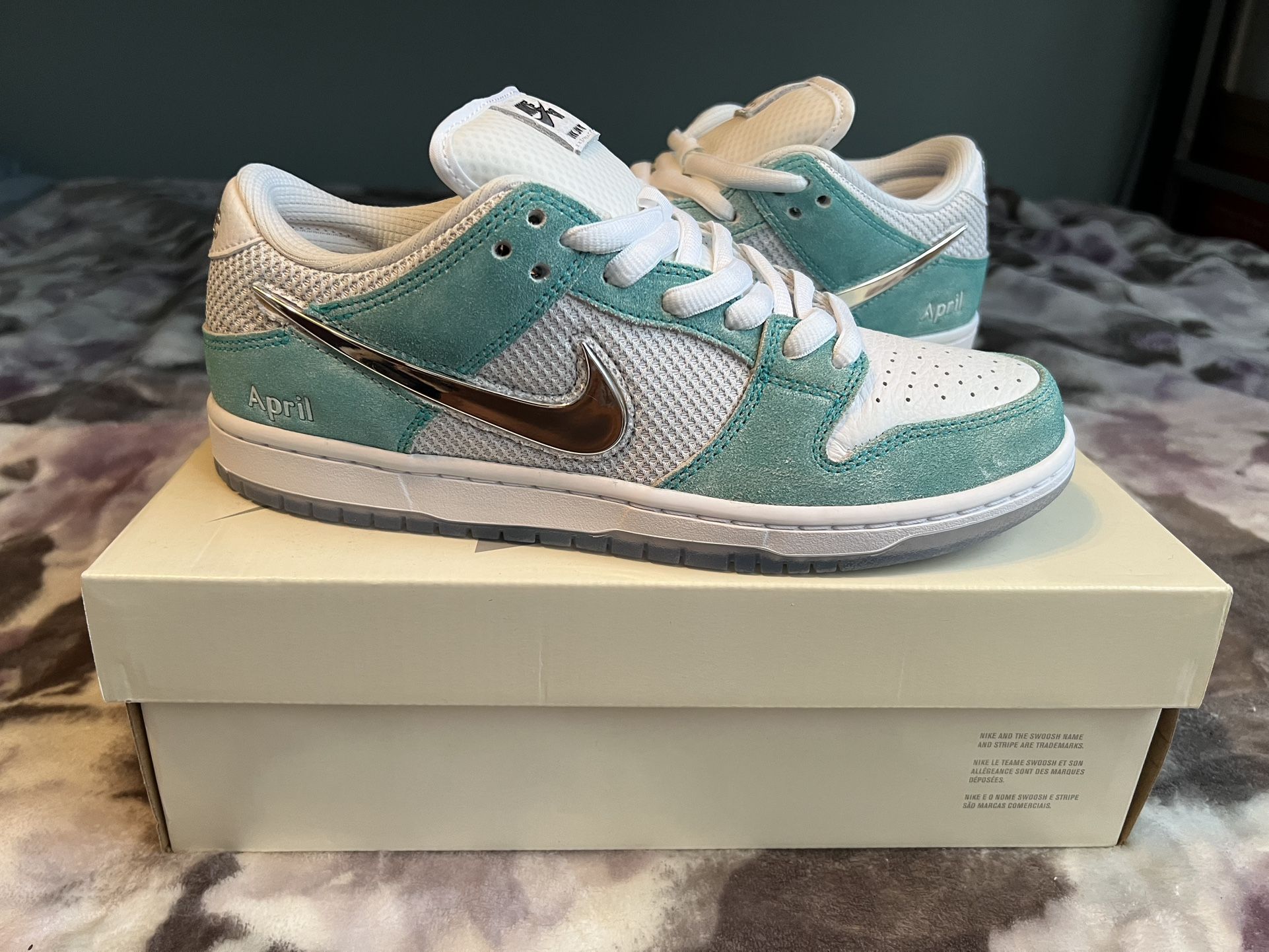 Nike SB Dunk Low April Skateboards Size 8.5