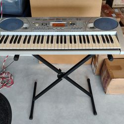 Yamaha PSR-275 61-Key Electronic Keyboard with Stand