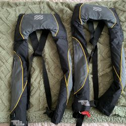 West Marine Auto Inflatable Life Jacket
