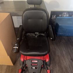 Electric wheelchair