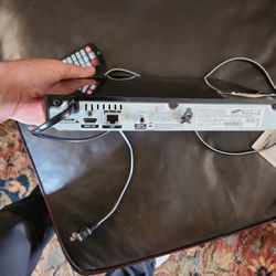 Samsung Blue RAY DVD Player. Never Used. With Remote 