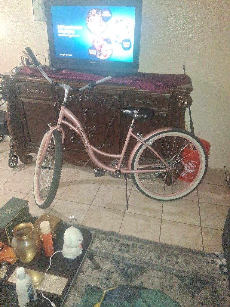 fairly new twenty six inch Kent Female bicycle Pick up on me firm https://offerup.com/redirect/?o=cHJpY2UuTm8= , cause I gotta tell him pick up