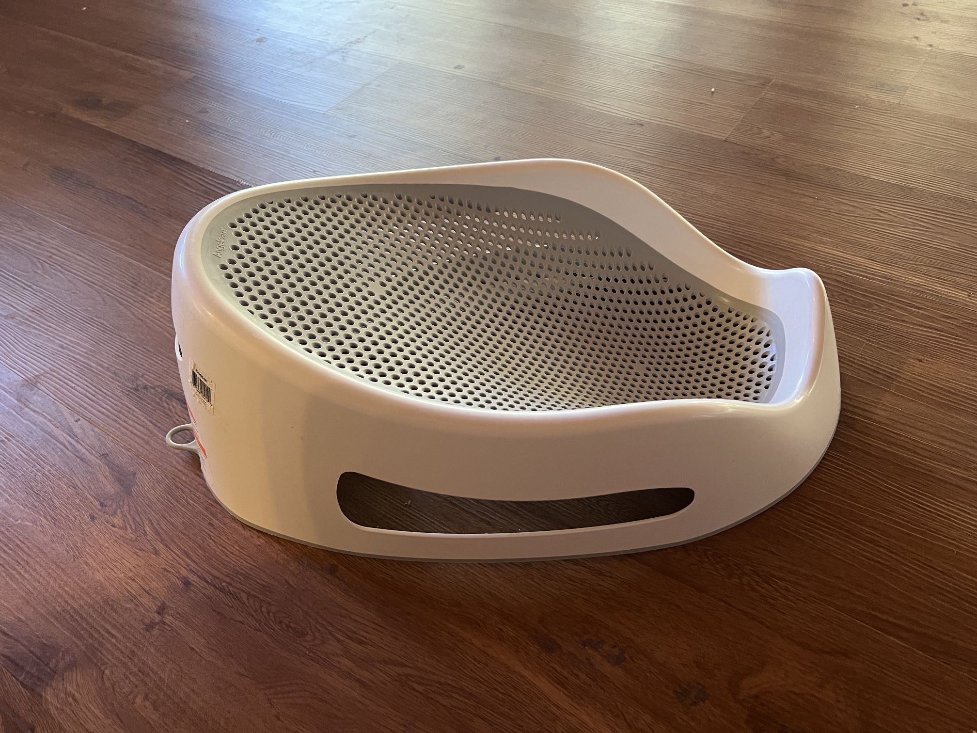 • Angelcare Baby Bath Support Seat (White/Gray) - Newborn to 6 Months