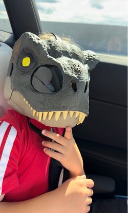 Jurassic World T-Rex Chomp N Roar Light-Up Mask – Halloween Costume