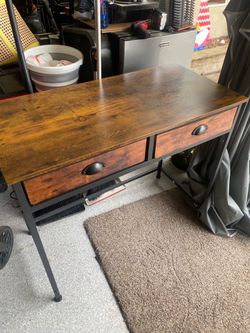 Computer desk