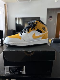 AIR JORDAN 1MID (GS) 5/5Y