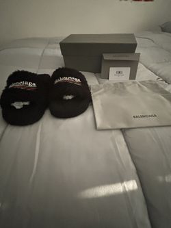 BALENCIAGA MEN'S FURRY SLIDE SANDAL IN BLACK