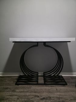 Consola (mesa para entrada)