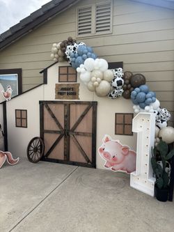 Barn Backdrop For Sale (balloons, Event Decor)