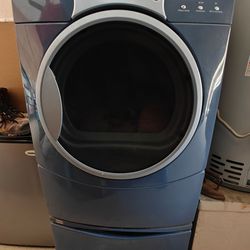 Kenmore dryer with 2 drawer pedestals
