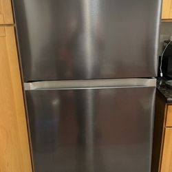 Samsung 18 cu ft Refrigerator – Black Stainless – Works Perfect (FlexZone)