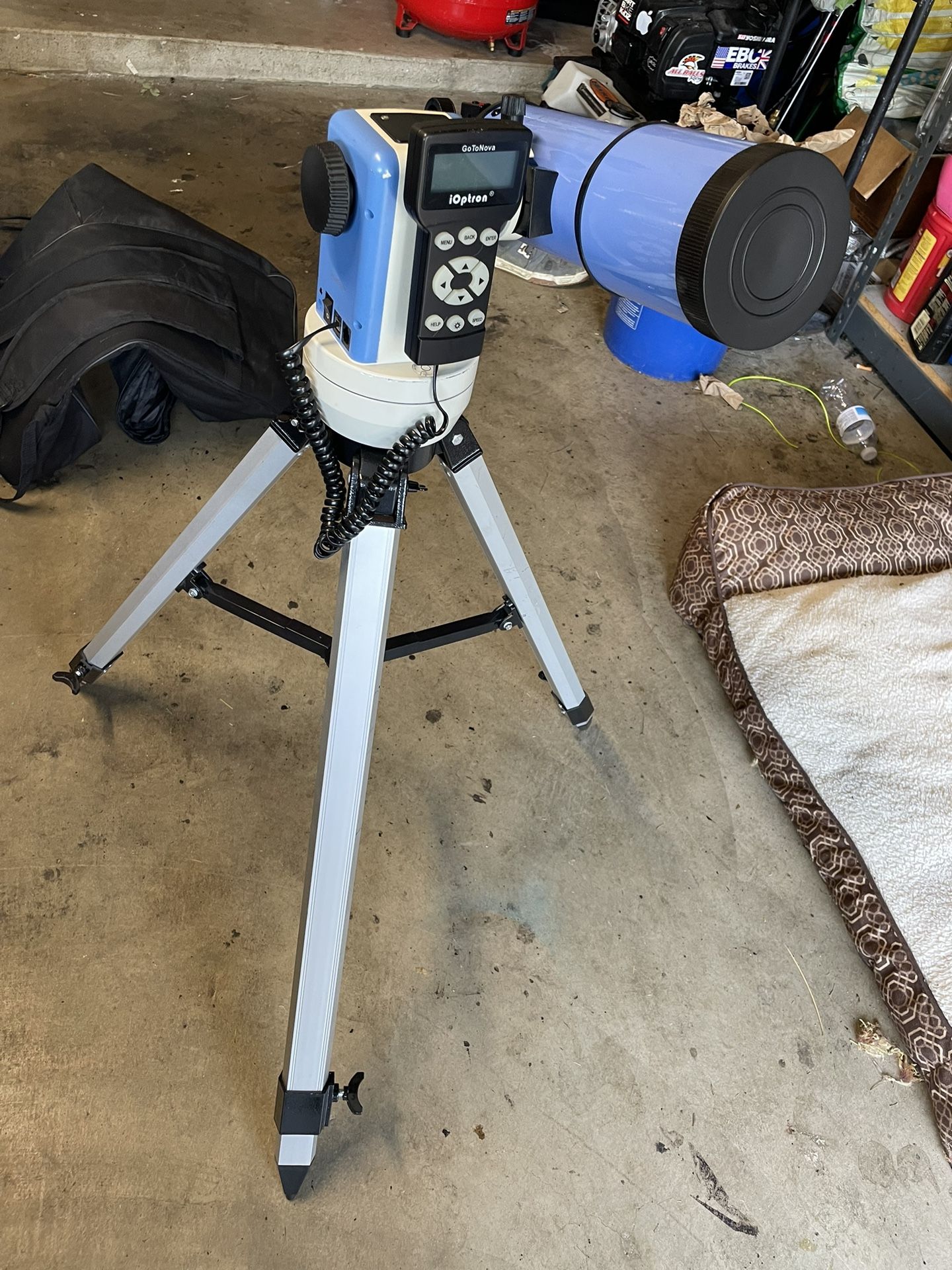iOptron R80 Computer Telescope W/ Smartstar Mount & Gotonova Controller & Tripod