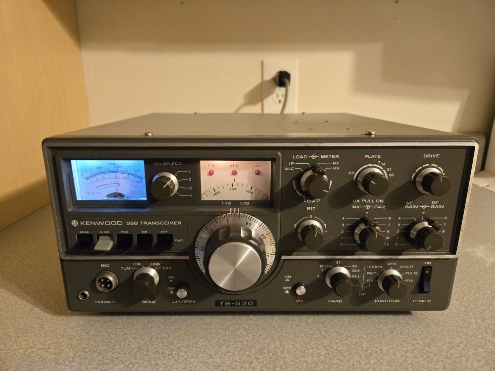 Kenwood TS-520 Vintage SSB Transceiver !! Nice!!