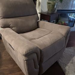 Large power Recliner Rocker “Power Head Rest