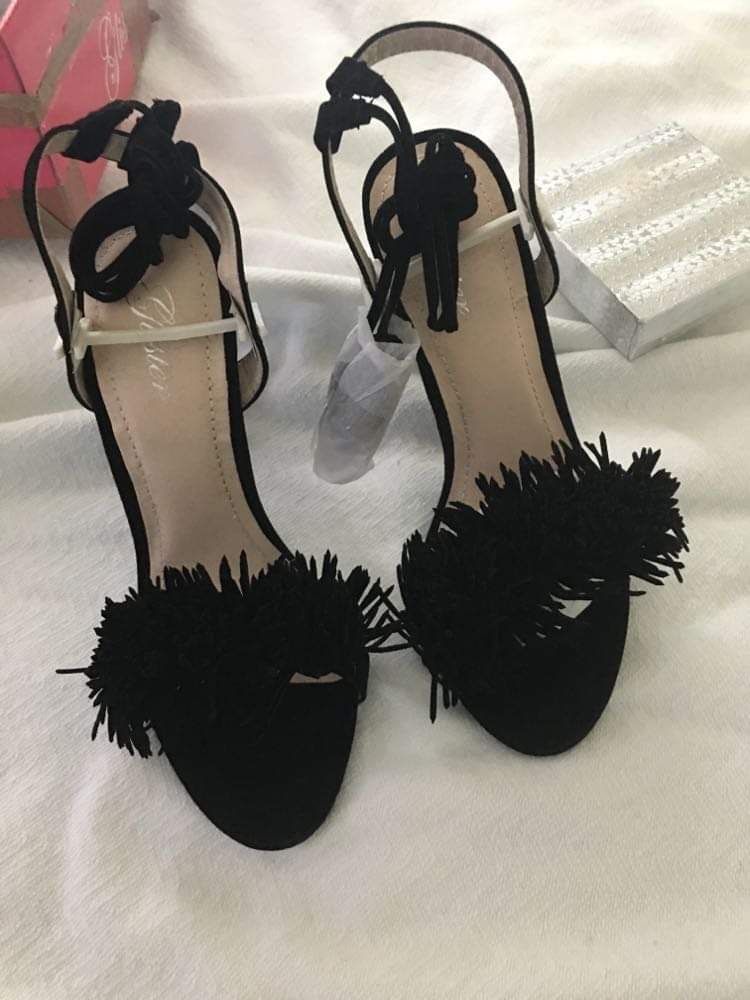 Brand New Glister heels Size 6 Shoe