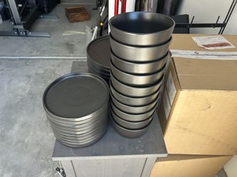 plates and bowls