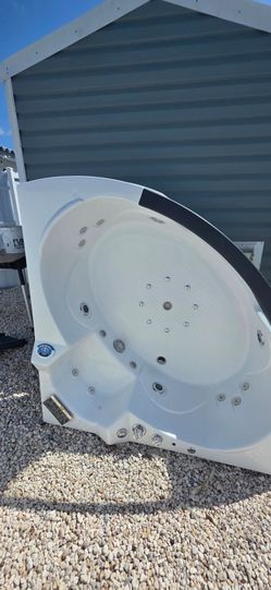 Barely used jacuzzi