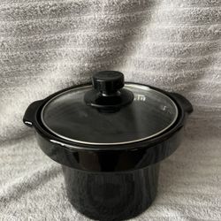 2qt Slow Cooker Black Round Ceramic Bowl With Lid 
