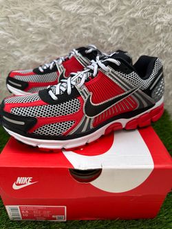 Nike Zoom Vomero 5 Sneakers Size 8.5