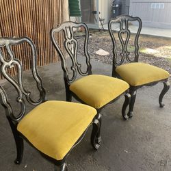 3 Sillas 🪑 Rústicas Recién Tapizadas Casi Nuevas