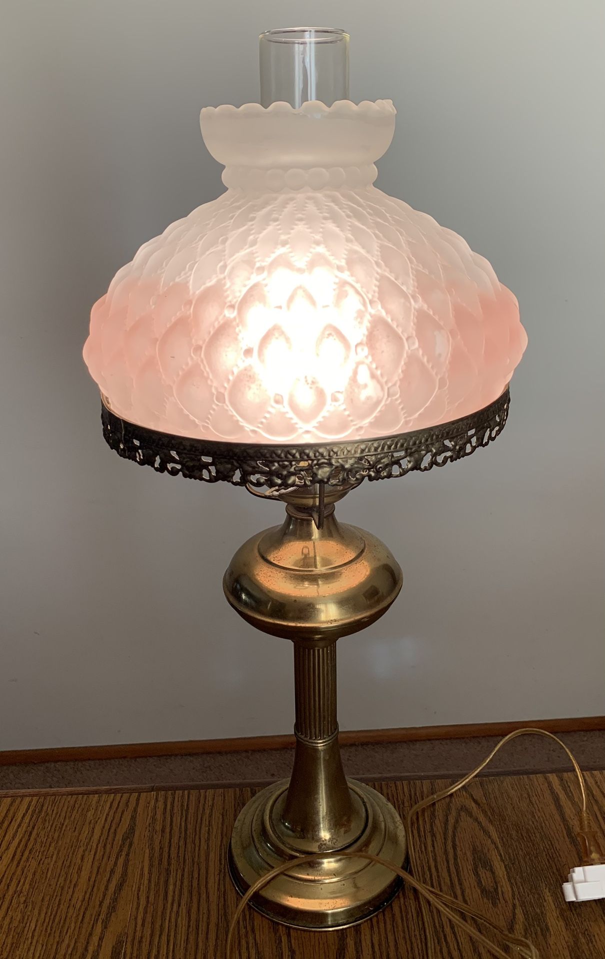 Vintage Parlor-Table Lamp Light Brass Fixture Pink Beaded/Quilted Shade
