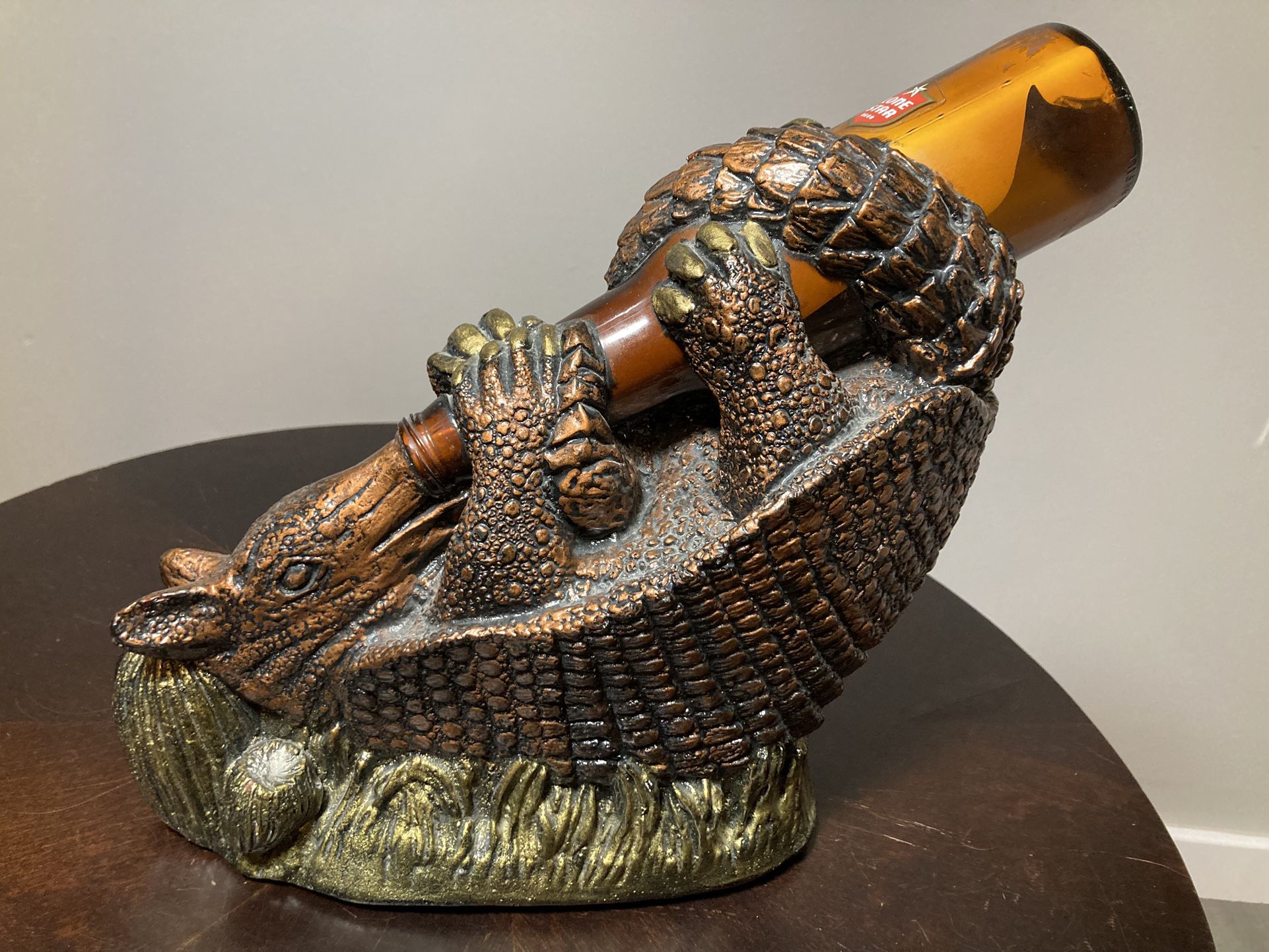 Vtg Lone Star Beer Drinking Armadillo Chalkware Statue Harolds 80 Copyright.
